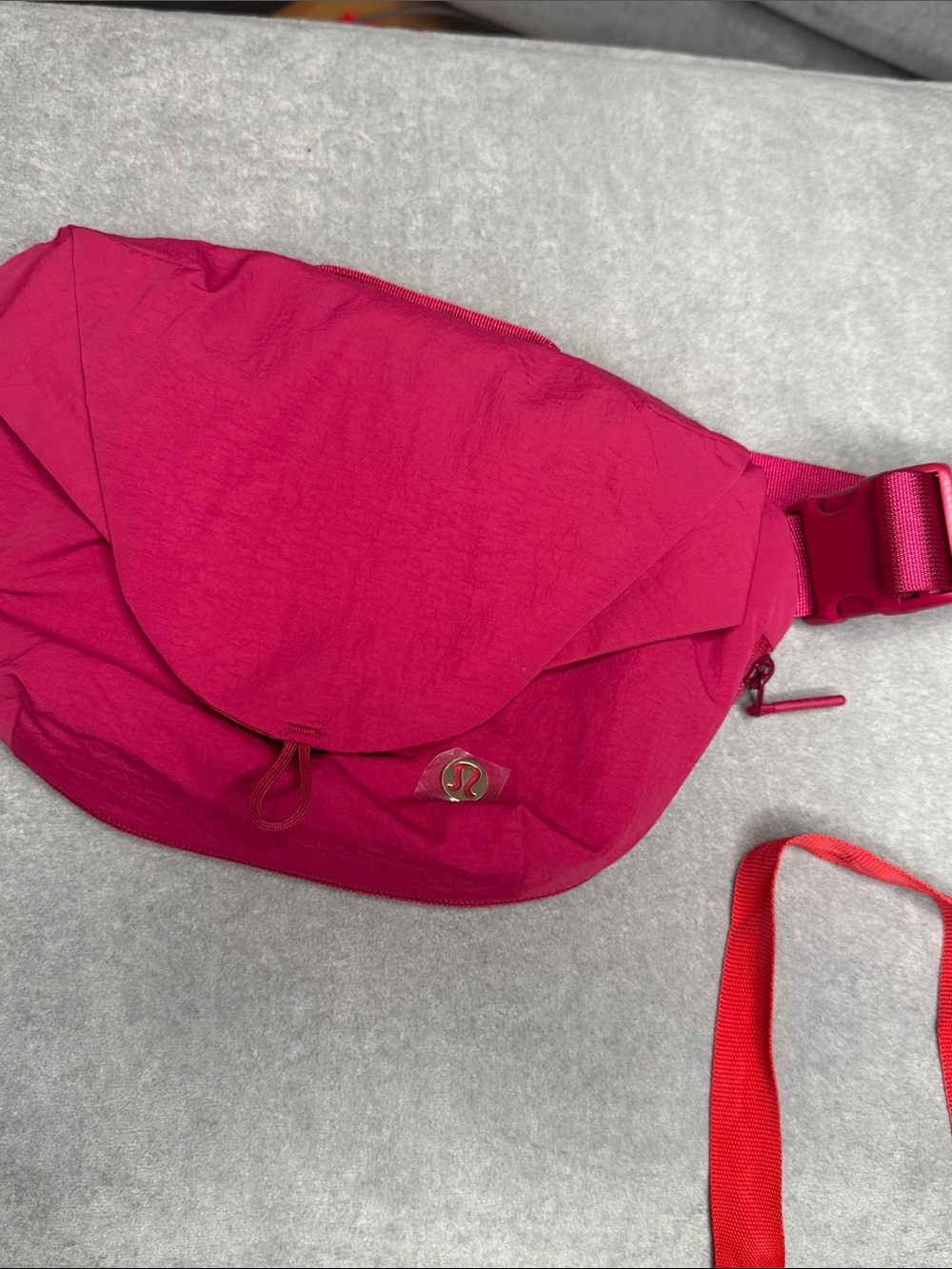 *NEW* Lululemon athletica Lunar New Year Curved Crossbody Belt Bag in Raspberry - Picture 3 of 8